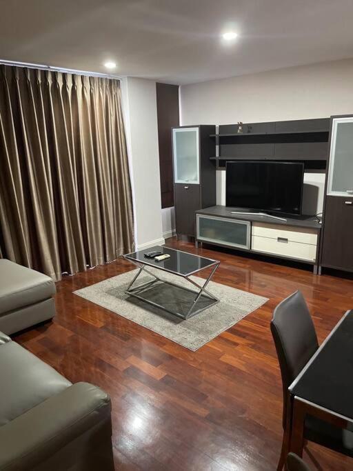 Delightful Condo In Central Location At Sukhumvit 49 بانكوك المظهر الخارجي الصورة