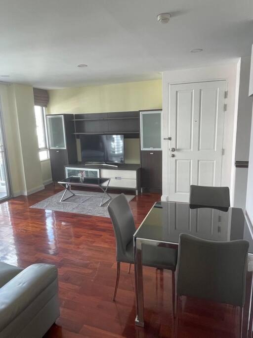 Delightful Condo In Central Location At Sukhumvit 49 بانكوك المظهر الخارجي الصورة